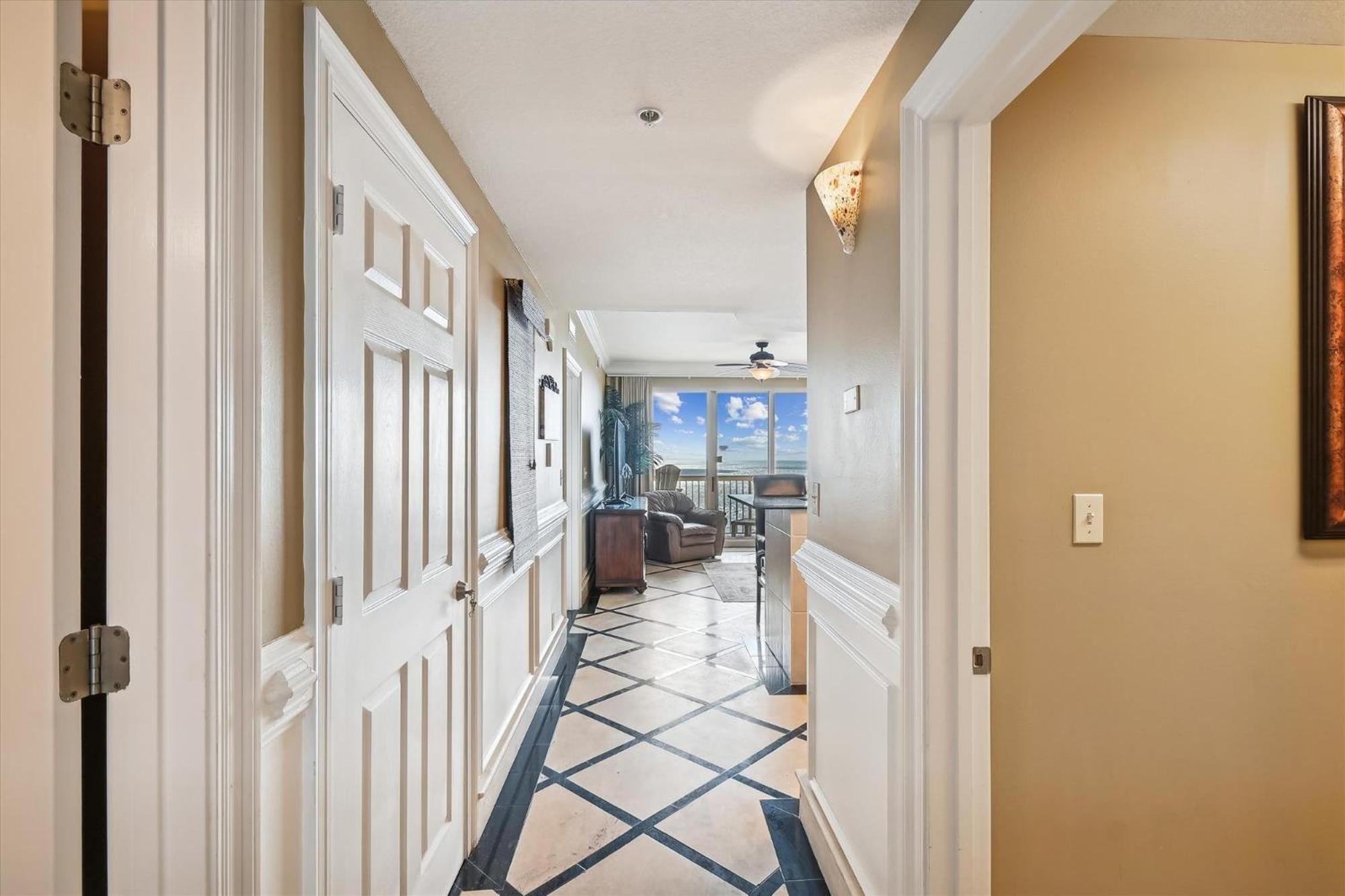 Calypso 1205 - Amazing Condo! Free Fun! Sleeps 4, Free Chairs