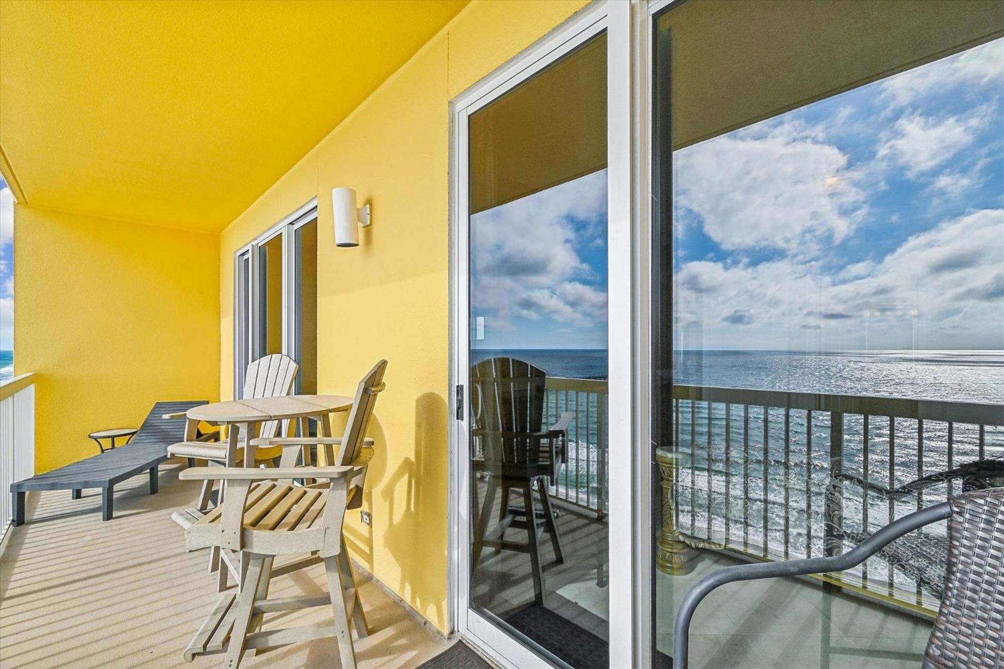 Calypso 1205 - Amazing Condo! Free Fun! Sleeps 4, Free Chairs Apartment *